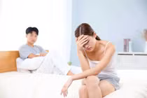 Cô gái trẻ kết hôn 2 năm nhưng không thể "gần gũi' chồng