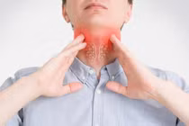 Ngạt mũi, hắt hơi, đi khám bất ngờ phát hiện sùi mào gà vùng họng