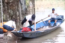 Cuộc sống đảo lộn của người dân ở bãi giữa sông Hồng