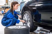 Dấu hiệu nhận biết khi nào cần thay lốp ô tô?