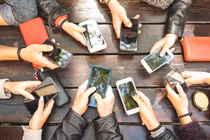 Người tiêu dùng Đông Nam Á ưa chuộng smartphone tầm trung hơn iPhone và Samsung?