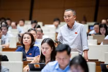 ĐBQH: Bác sĩ bị dùng hình ảnh quảng cáo thuốc nhưng không biết báo cho ai