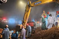 Hàng loạt vụ lũ quét, sạt lở đất: Khi con người tác động thiên nhiên