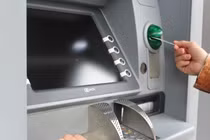 Rút tiền tại cây ATM, bay sạch tài khoản vì dính chiêu lừa skimming