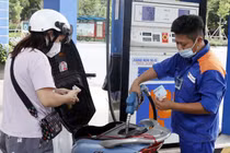 Giá xăng tăng mạnh, tiến sát ngưỡng 26.000 đồng/lít