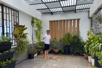 Xuýt xoa khu vườn xanh mướt trên sân thượng nhà Hứa Minh Đạt - Lâm Vỹ Dạ