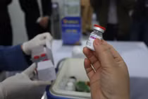 Bộ Y tế lên tiếng về việc một số nước tạm dừng tiêm vắc xin AstraZeneca