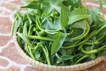 Ăn rau muống chưa chín sẽ bị xơ gan?