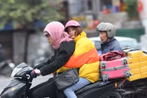Hà Nội chuyển lạnh, xuất hiện mưa rào và giông
