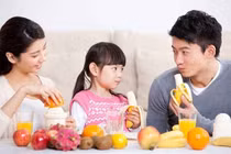 Nguy hại khi ăn hoa quả sai cách