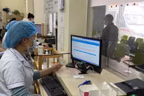Người trên 14 tuổi đi khám bệnh chỉ cần căn cước công dân