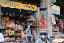 Người dân cạn tiền mua sắm?