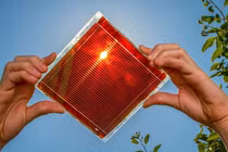 Phương pháp mới chế tạo vật liệu perovskite bằng chất phụ gia cho pin mặt trời