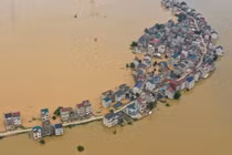Lũ lụt nghiêm trọng nhất 3 thập kỷ tàn phá nhiều tỉnh thành ở Trung Quốc