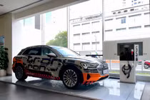 Audi lần đầu tiên trưng bày mẫu xe điện e-tron tại Việt Nam