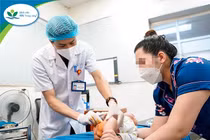 Tưởng vết bớt nào ngờ u máu lớn viêm loét và hoại tử nặng