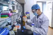 Trung Quốc công bố những kết quả đầu tiên của văcxin SARS-CoV-2 