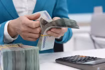 Lãi suất liên ngân hàng giảm mạnh