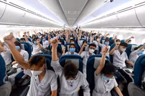 Hơn 300 giảng viên, sinh viên y Hải Dương chi viện TPHCM chống dịch
