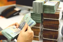 Hạ lãi suất tiết kiệm thấp chưa từng có, nhìn lãi suất biết ngân hàng nào thừa tiền nhất
