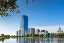 Không gian xanh ngập tràn xung quanh công trình xanh TechnoPark Tower.