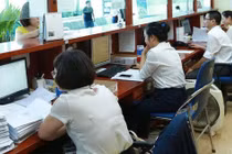 Bộ trưởng Nội vụ: Cán bộ làm hơn 8 giờ, trưa không nghỉ, tối về muộn