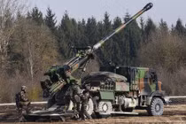 Quân đội Ukraine sử dụng pháo CAESAR pháo kích vào Donetsk