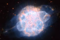 Hình ảnh bất ngờ về thiên hà NGC 3918 lọt kính thiên văn
