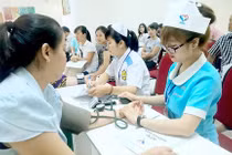 Bị phạt từ 5-10 triệu đồng nếu thu tiền khám chữa bệnh cao hơn giá niêm yết
