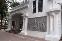 Gỡ bỏ phù điêu có hình hiệu trưởng ĐH Mỹ thuật