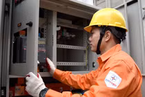 Vì sao tiền điện tăng vọt?