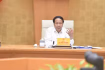 Phó Thủ tướng Lê Văn Thành tại hội nghị trực tuyến “Tháo gỡ khó khăn, vướng mắc cho các doanh nghiệp sản xuất tại các khu công nghiệp, khu kinh tế, khu chế xuất, khu công nghệ cao và cụm công nghiệp" được tổ chức sáng nay tại Hà Nội.