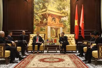 Bộ trưởng Nguyễn Mạnh Hùng đề nghị Mỹ kiểm định thiết bị 5G do Việt Nam sản xuất