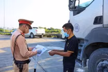 Hà Nội: Siết chặt kiểm tra phương tiện chở hàng ra vào kho, bãi, khu công nghiệp