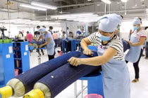Trái với dự báo, đơn hàng dệt may giảm 30%