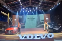 Volvo XC90 T8 Recharge và S60 R-Design chính thức ra mắt tại Hà Nội