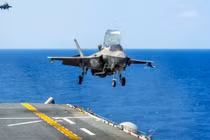 Mỹ: F-35 xuất kích từ tàu đổ bộ trực thăng trên biển Philippines