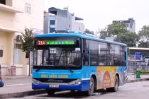 Hà Nội: Đề xuất xe buýt, xe taxi được hoạt động không quá 50% số lượng xe.