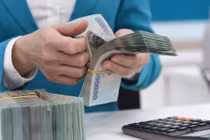 Người dân gửi ngân hàng hơn 100.000 tỷ đồng trong một tháng