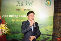 Ông Lê Văn Duy, Chủ tịch HĐTV Công ty TNHH Thực phẩm Delta D’Asia chia sẻ thông tin về các dòng sản phẩm trà thảo dược.