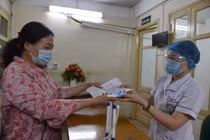 Chưa có cơ chế hoàn tiền thuốc cho người bệnh phải tự mua thuốc