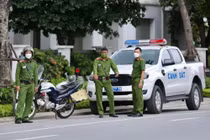 An ninh quanh khu vực nhà riêng cựu Chủ tịch UBND TP Hà Nội được thắt chặt.