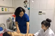 Đau lòng bé trai bại não bị 4 con chó lao vào cắn nát bộ phận sinh dục