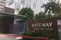 Tài xế xe đưa đón thực nghiệm hiện trường vụ cháu bé 6 tuổi tử vong ở trường Gateway