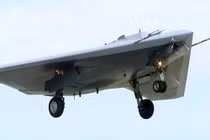 UAV tàng hình hạng nặng Nga S-70 “Okhotnik” thử nghiệm tấn công mặt đất