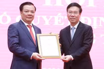 Trao quyết định phân công tân Bí thư Thành ủy Hà Nội