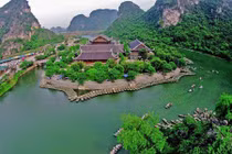 Quần thể danh thắng Tràng An bị "xẻ thịt" vì dự án xây dựng sai phép