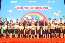 Phát động chương trình tặng Mũ bảo hiểm cho học sinh lớp Một toàn quốc năm học 2020 – 2021