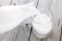 Lý do bạn cảm thấy khó chịu khi uống sữa