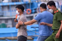 Toàn cảnh thực nghiệm hiện trường cha ném con xuống sông Trường Giang
